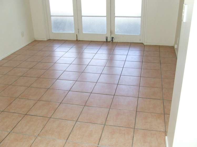 2/128a Taylors Road Mount Albert_3