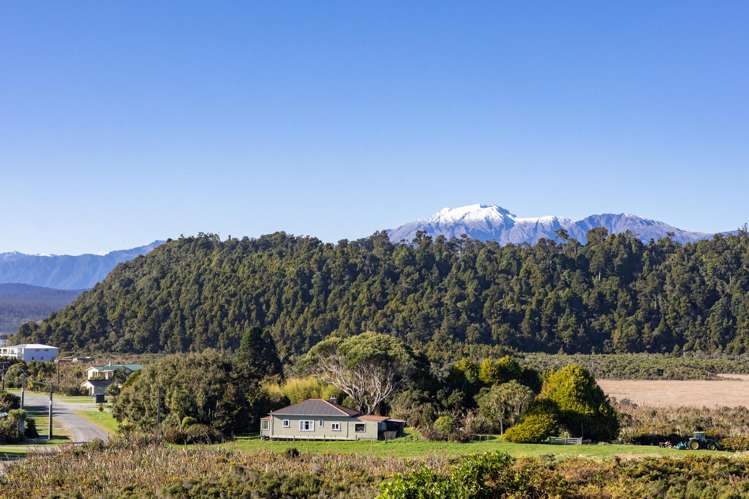 109 The Strand Ōkārito_19