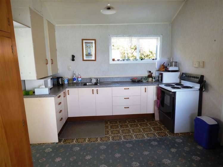 5 Esplanade Kaka Point_6