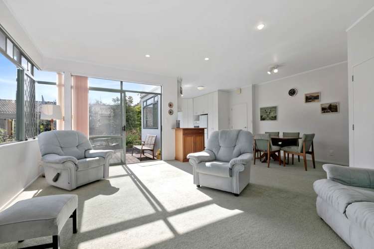 2/2 Stratford Avenue Milford_2