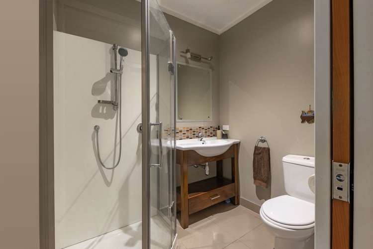 33 Glenesk Road Piha_11