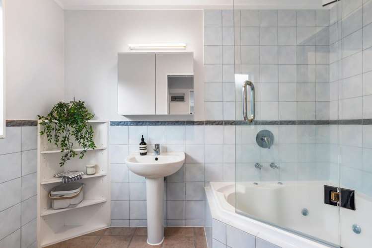 83a Western Springs Road Morningside_14