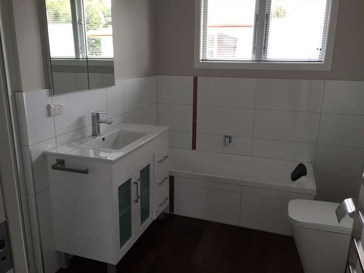 76 Gloria Avenue Te Atatu Peninsula_17