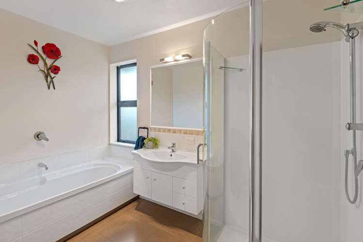 2 Flaxon Place Burwood_17