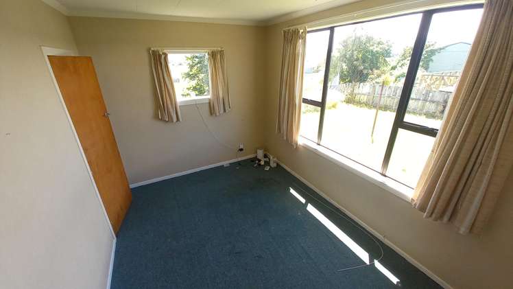 1 Main Road Tuatapere_10