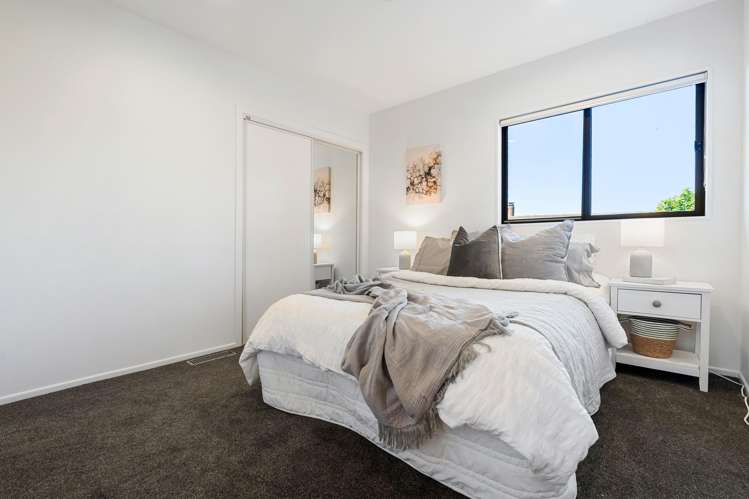 19 Sunrise Avenue Murrays Bay_16