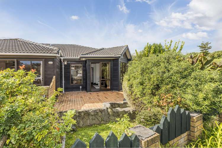 2/4 Richard Street Titahi Bay_16