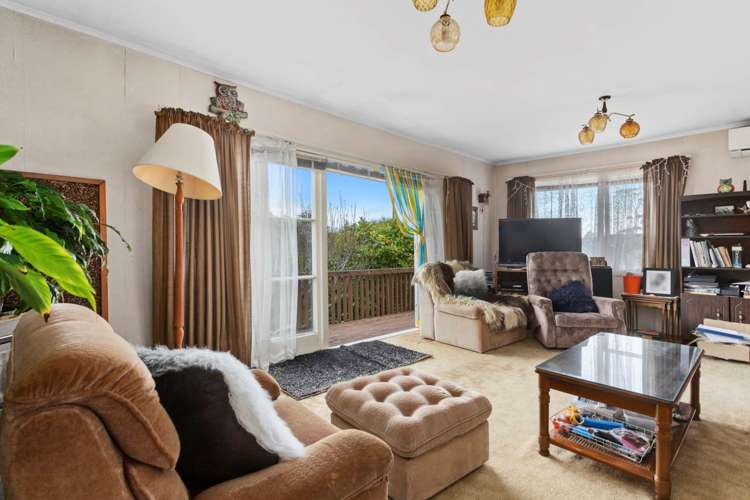 13 Ozich Avenue Te Atatu South_11