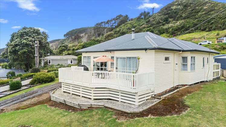 43 North Street Mokau_0