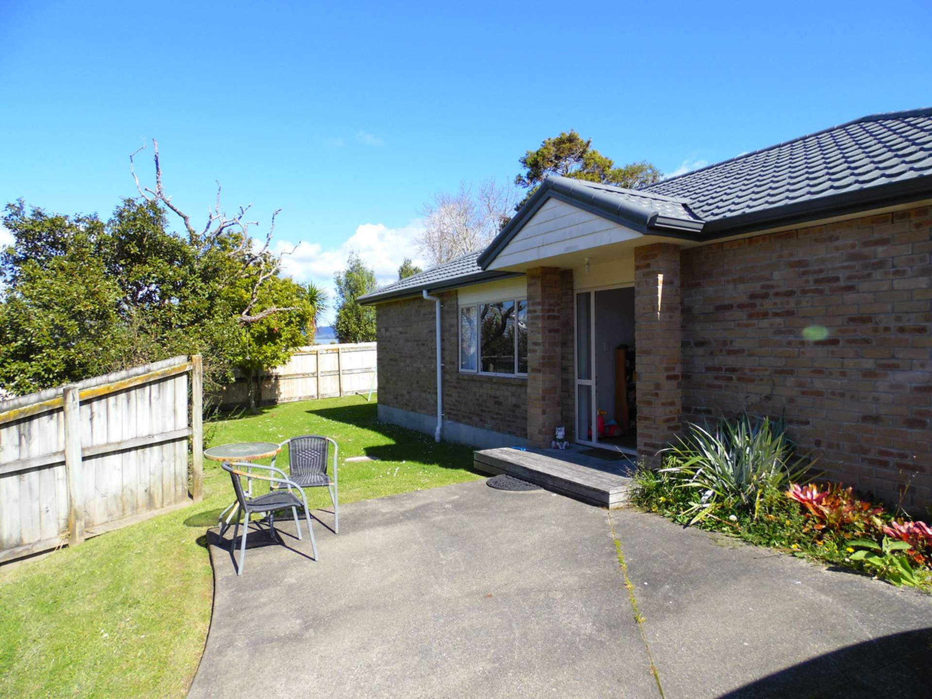 27a Essex Street Te Atatu South_0