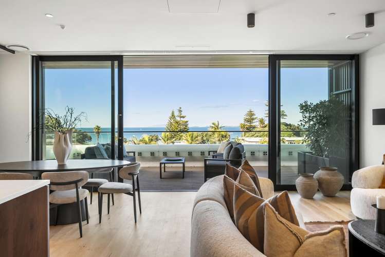 17/423-427 Beach Road Mairangi Bay_11