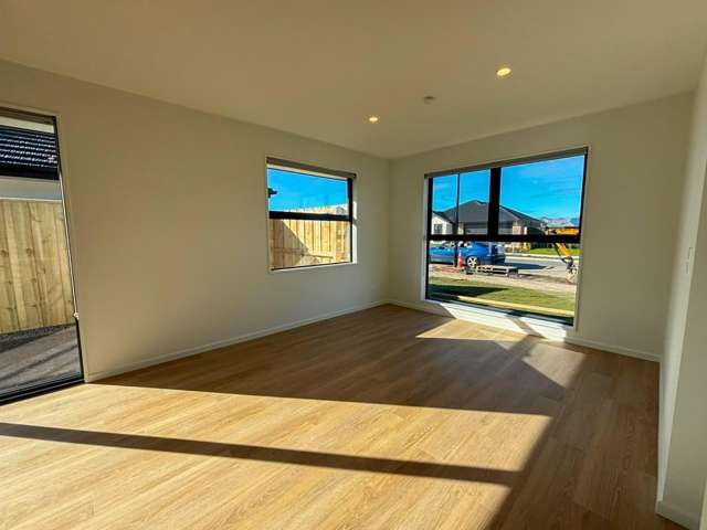 5 Campbell Drive 1476_4