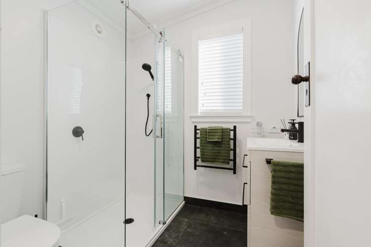 42 Naylor Street Hamilton East_19