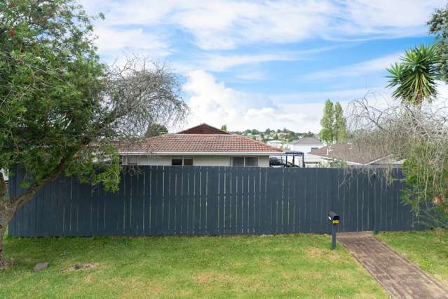 1/20 Lambrown Drive Totara Vale_1