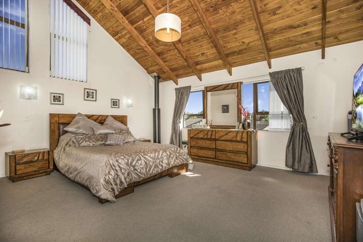 16 Muirfield Street Wattle Downs_11