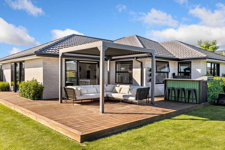 74 Thornborough Drive_1