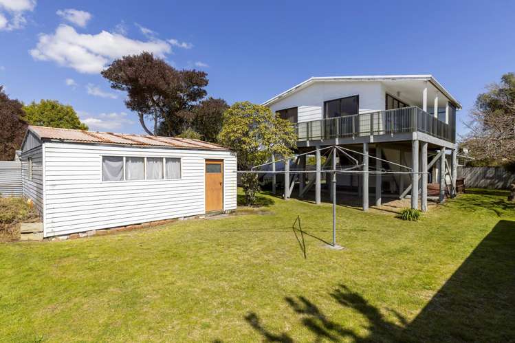 1 and 2/8 Charles Crescent Rainbow Point_33