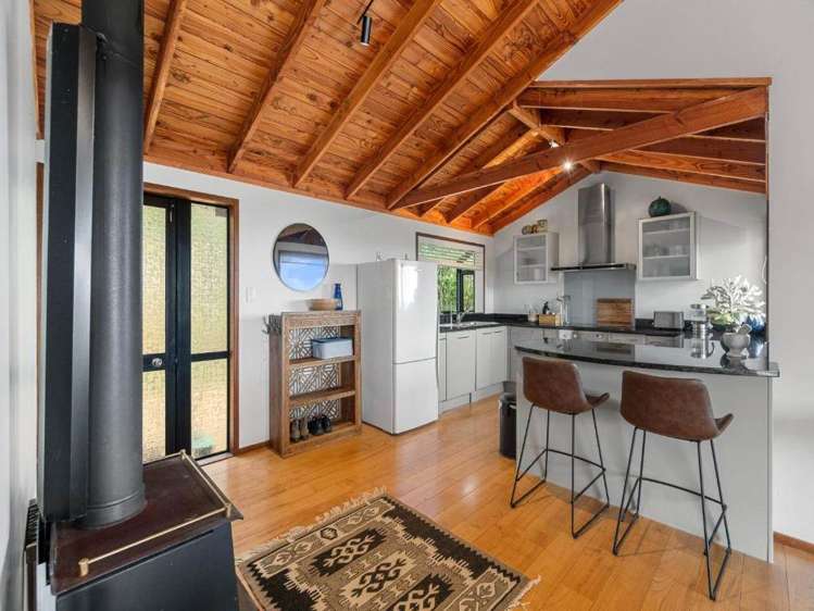 16 Pendrell Road Piha_4