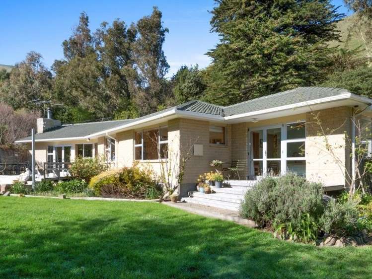 4987 Christchurch Akaroa Road Little River_0