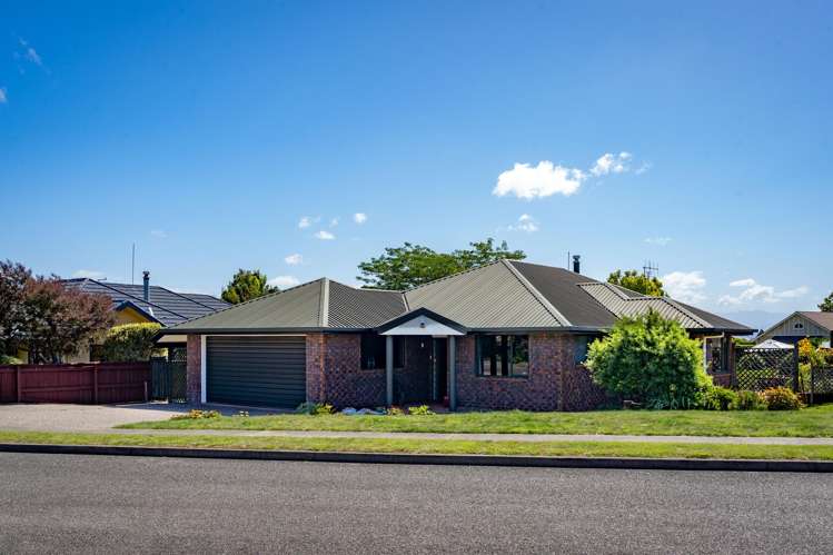 32 Kingsford Drive Stoke_25