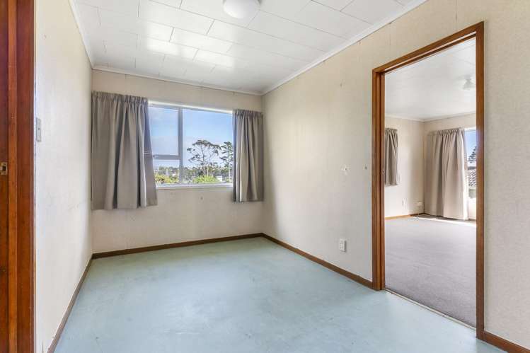 1 and 2/21 Hanui Place Massey_4
