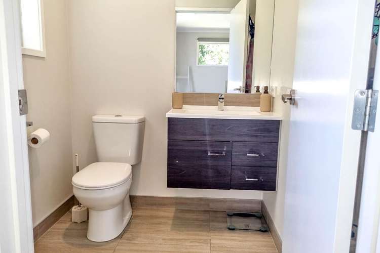 128 Korokoro Crescent Thames_13