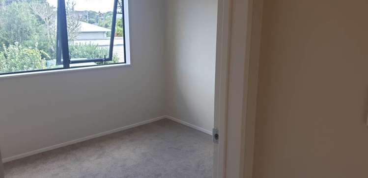 10f Roberts Road Te Atatu South_6