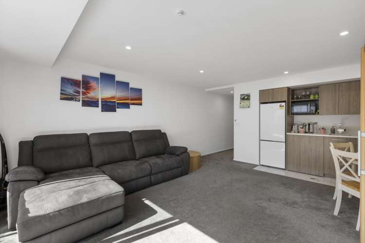 2/489 Selwyn Street_5