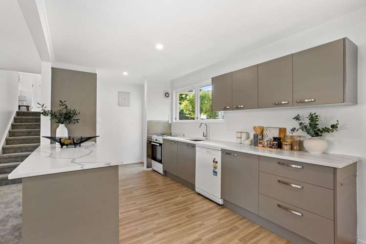 51 Cyclarama Crescent Massey_9