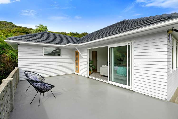 27 James Grove Stokes Valley_17