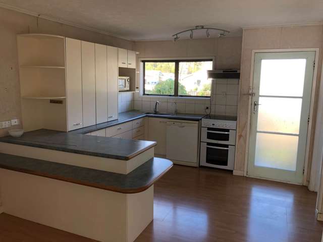 2 Redcrest Avenue Papakura_2