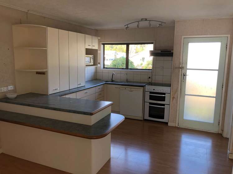 2 Redcrest Avenue Papakura_2