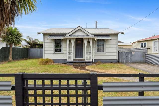 Charming Railway Cottage!!