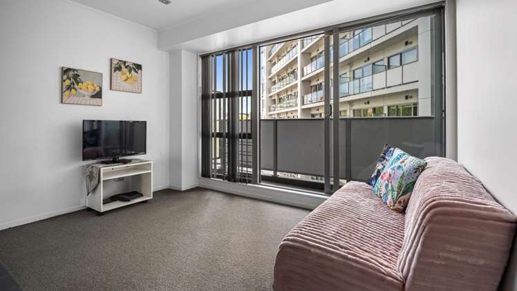 411/430 Queen Street_0