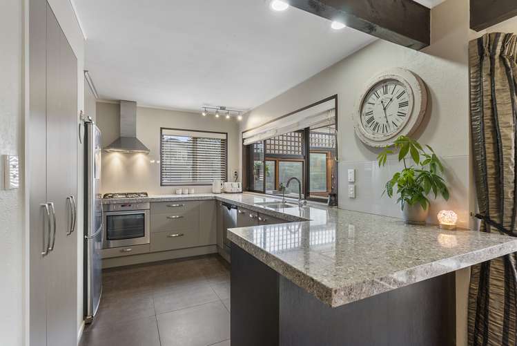 12 Kurnell Drive Botany Downs_5