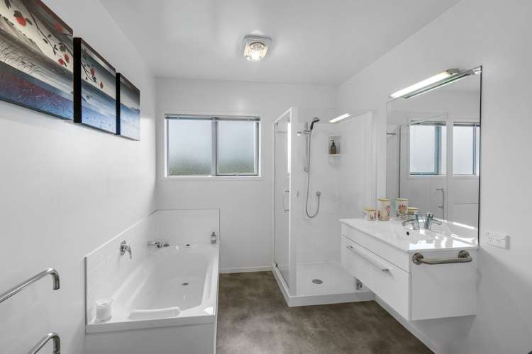 8 Bayview Park Lane Orewa_25