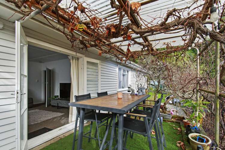 126 Hine Road Wainuiomata_10