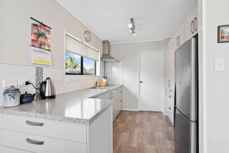 2/12 Miriam Corban Heights Henderson_6