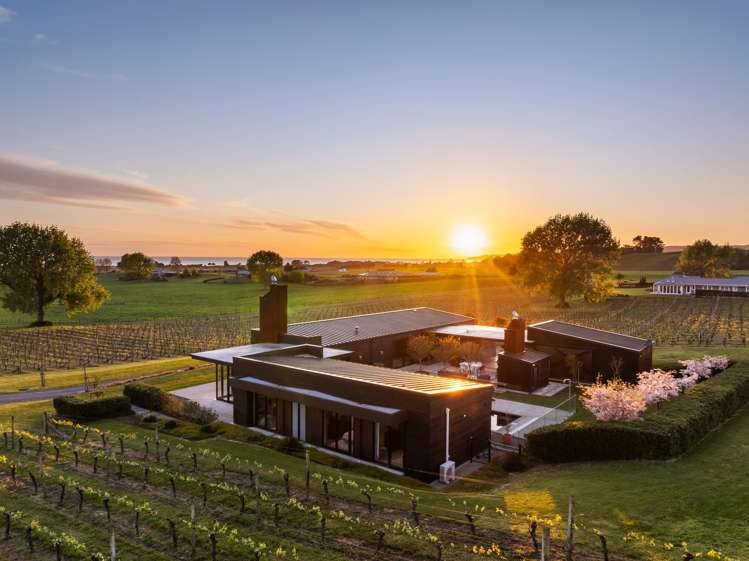 25 Side Road Haumoana_24