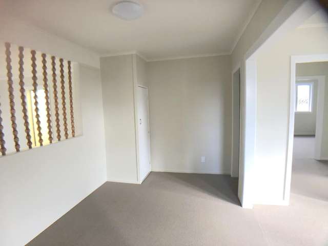 8 Binsted Road New Lynn_3