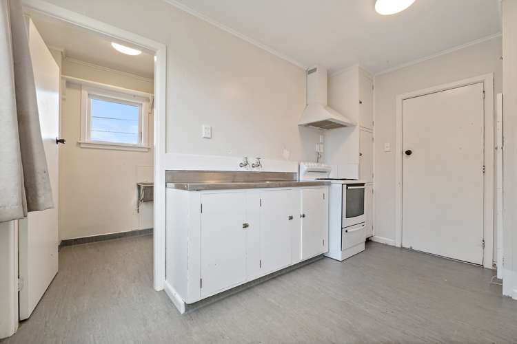 64 Aldershot Street Aranui_6