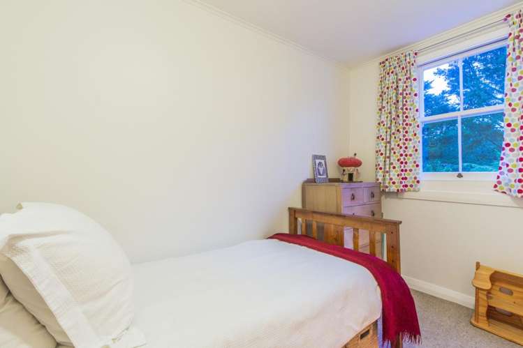 76 Laingholm Drive Laingholm_16