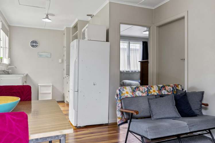 2/10 Laughton Street Taupo_15