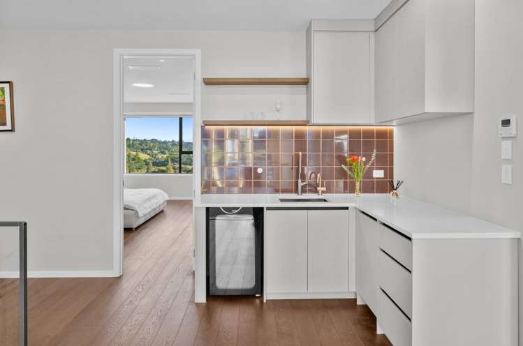 8 Ridgelea Road Long Bay_18