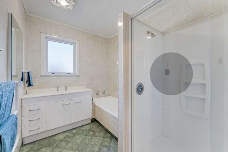 22 Tennyson Crescent Stoke_16