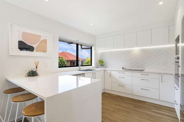 3/9 Billabong Place Botany Downs_1