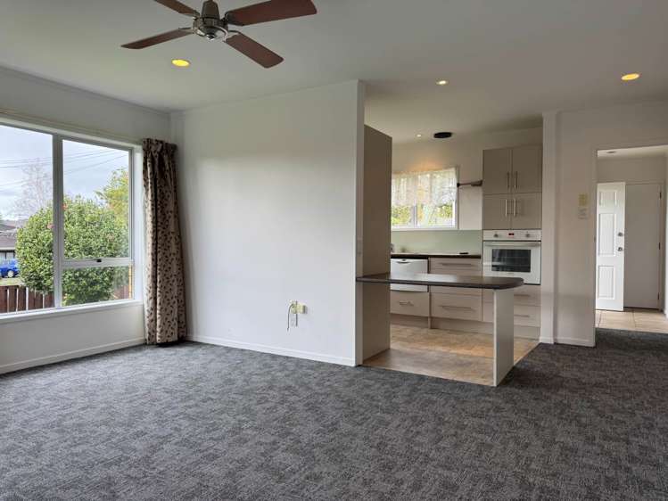 1/16 Burch Street Mount Albert_1