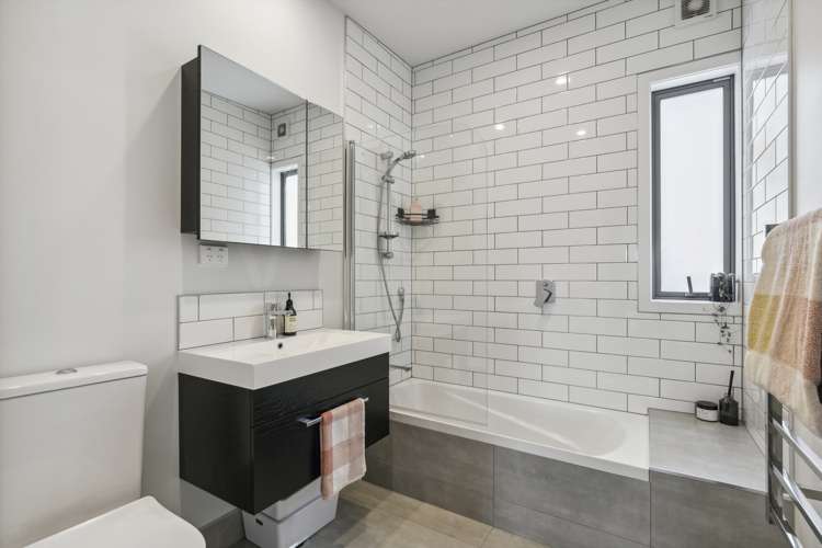 16/30 Monowai Road Johnsonville_9