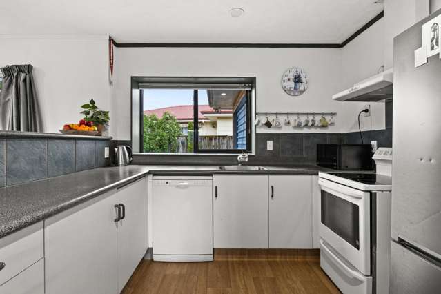 2/16 Alan Styles Place Greenmeadows_3