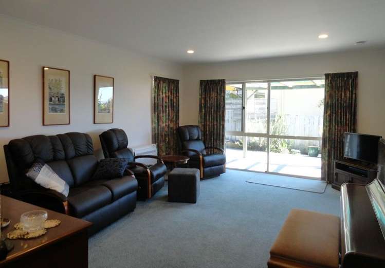 16 Orpington Place Stoke_9